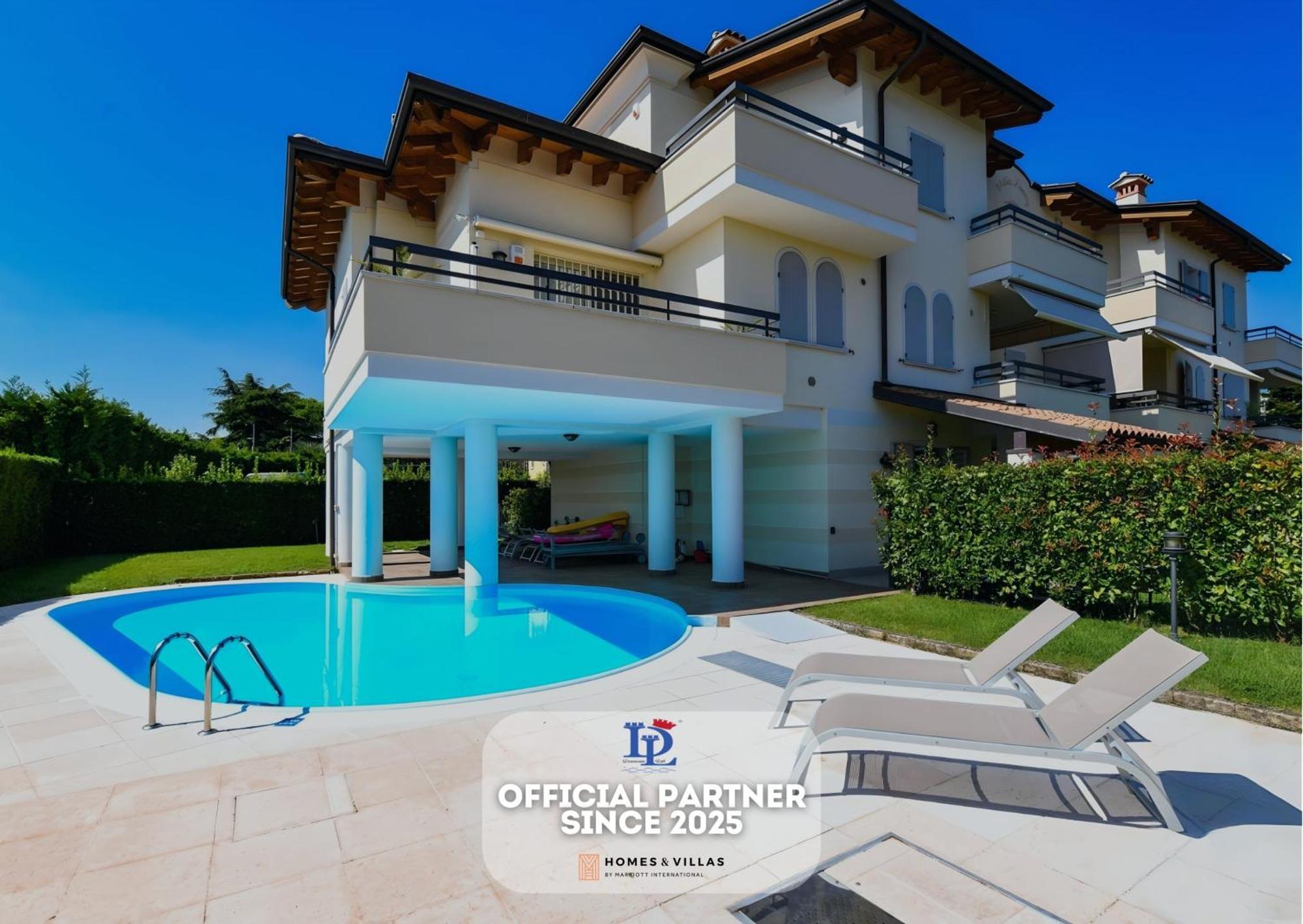 Desenzanoloft Official Partner Marriott Homes & Villas - Bea House, Sirmione With Private Garden And Share Pool Bagian luar foto