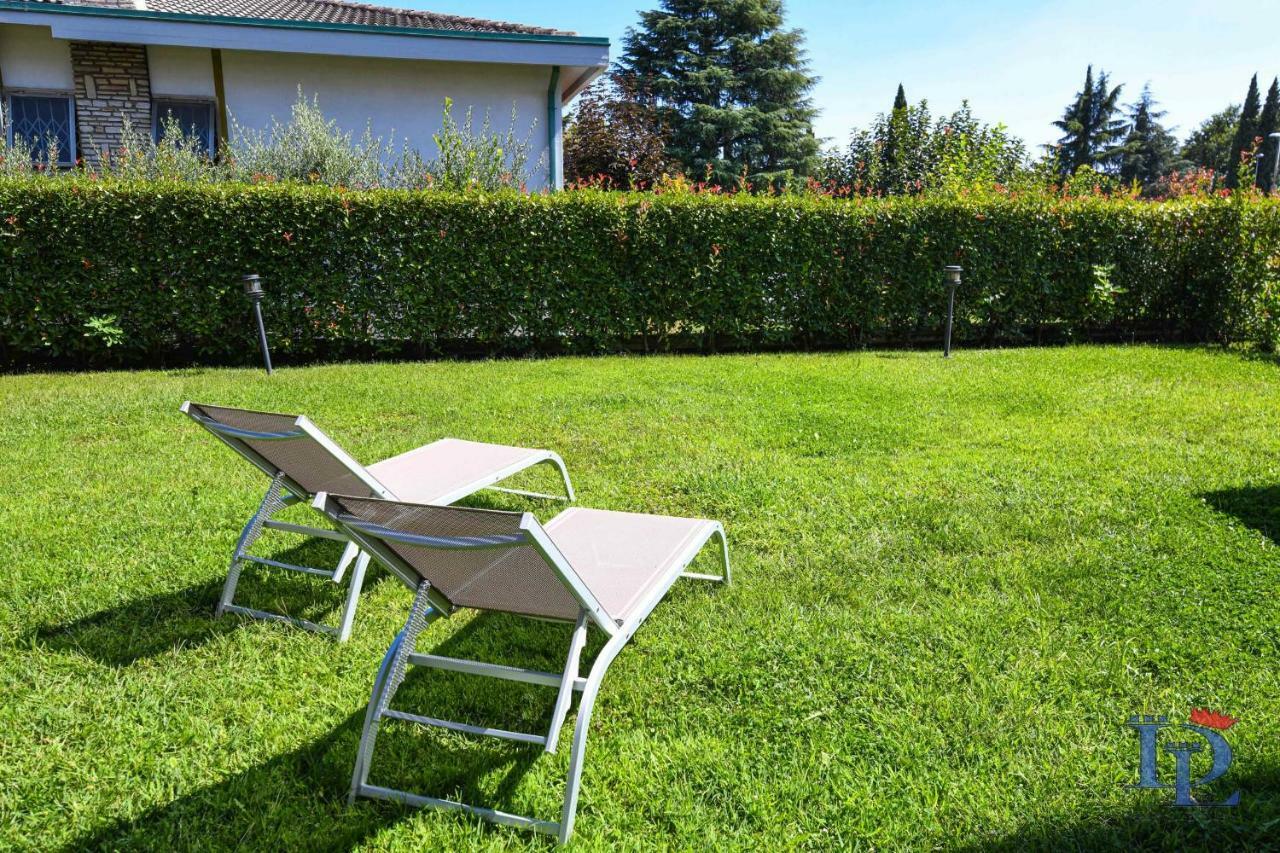 Desenzanoloft Official Partner Marriott Homes & Villas - Bea House, Sirmione With Private Garden And Share Pool Bagian luar foto