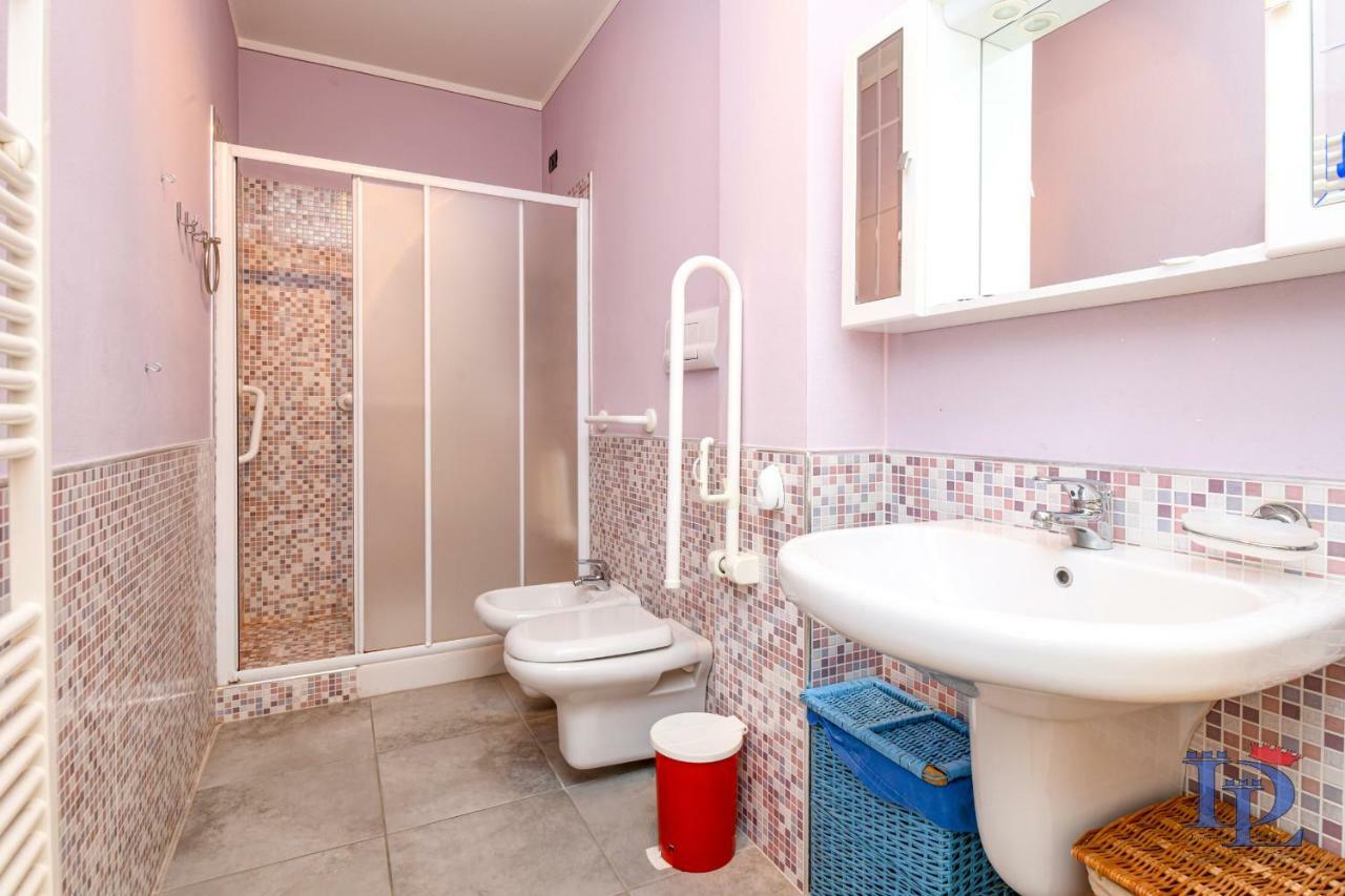 Desenzanoloft Official Partner Marriott Homes & Villas - Bea House, Sirmione With Private Garden And Share Pool Bagian luar foto